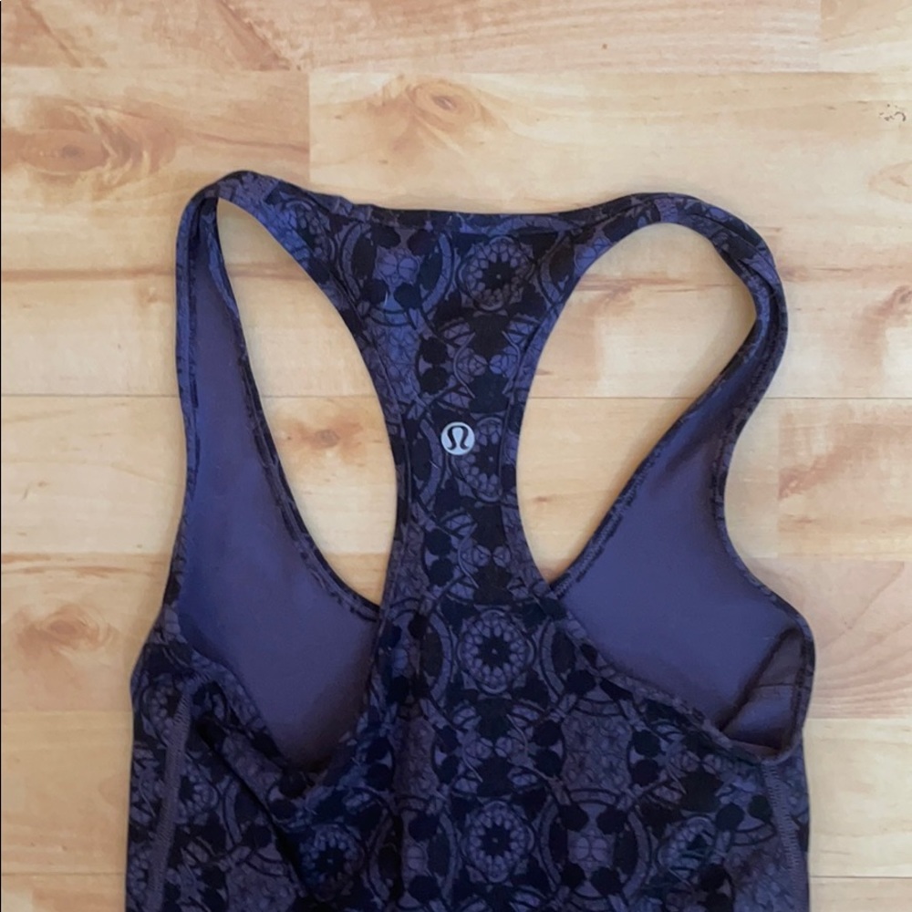 Lululemon workout top